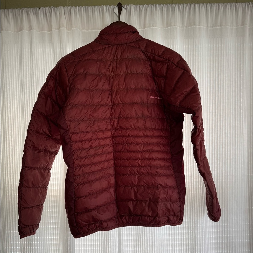 Cotopaxi Women’s Burgundy Puffer Jacket - Picture 3 of 3